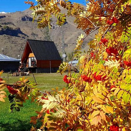 Thomas' Hut Apartment Kazbegi Exterior photo