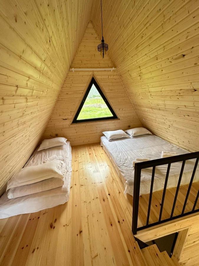 Thomas' Hut Apartment Kazbegi Exterior photo