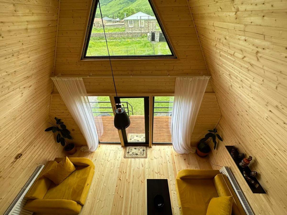 Thomas' Hut Apartment Kazbegi Exterior photo