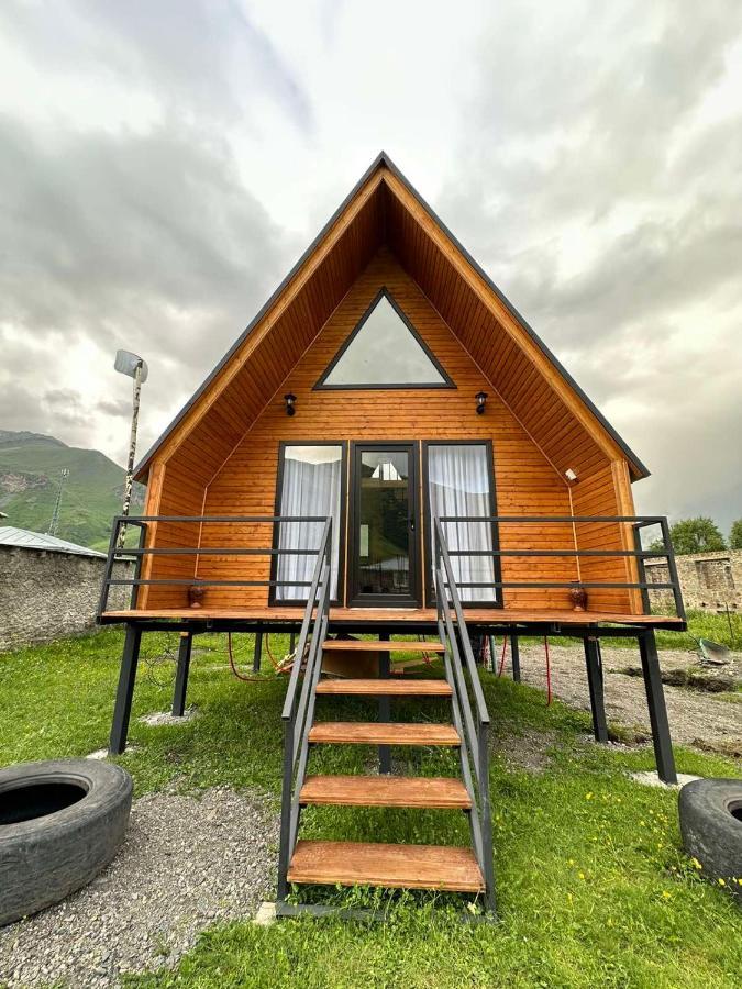 Thomas' Hut Apartment Kazbegi Exterior photo