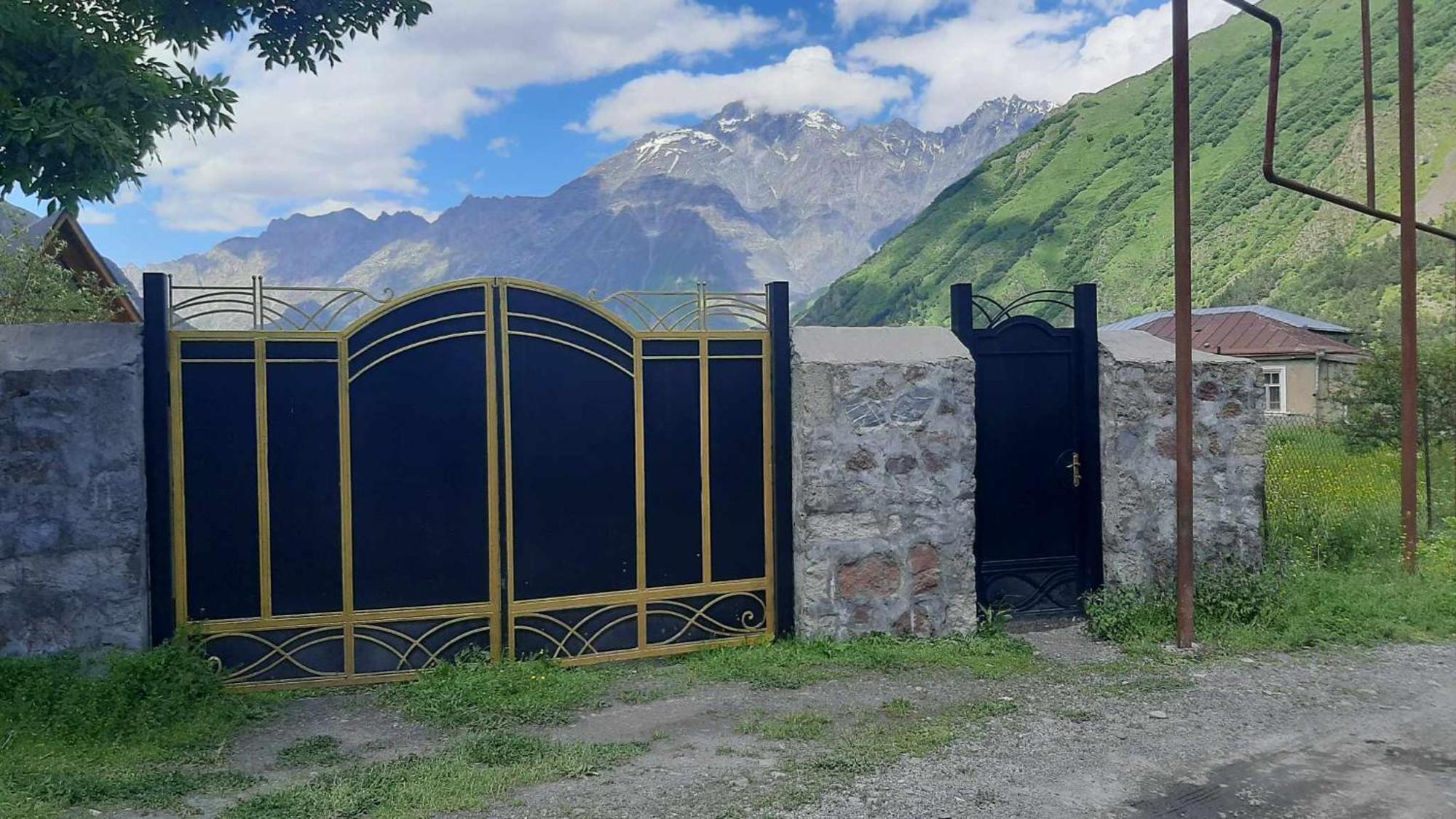 Thomas' Hut Apartment Kazbegi Room photo